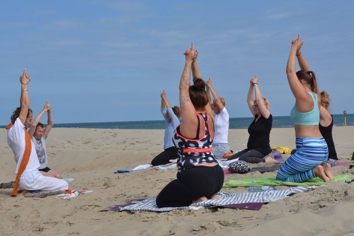 Yoga workshop op het strand